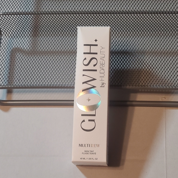 Huda Beauty Glowish Multidew Skin Tint - Light/Medium 04 NIB 40 Ml/1.35 Oz - Picture 3 of 11